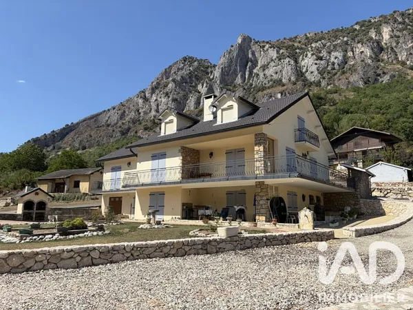 Maison 15 pièces 370 m²