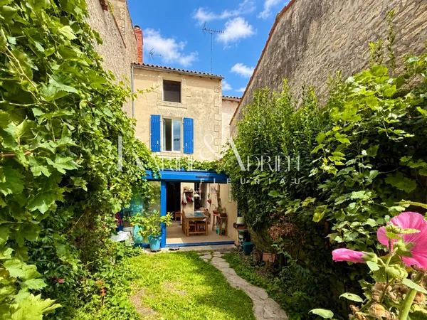 Maison de ville 3 chambres, jardin et dépendance