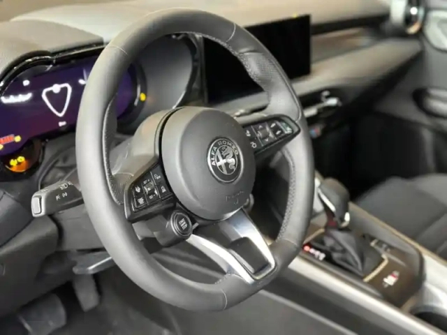 Alfa Romeo Tonale 1.3 phev 190ch sprint at6 e-q4 — photo 14
