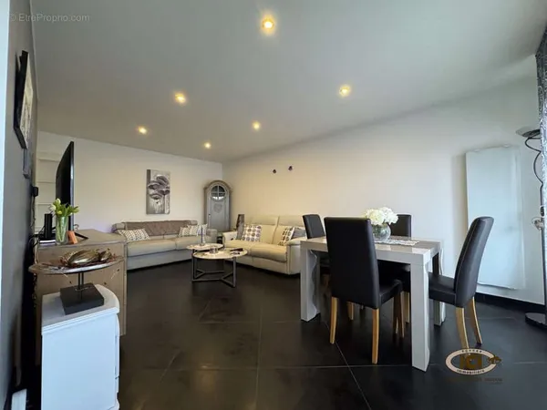 Appartement 5 pièces 97 m²