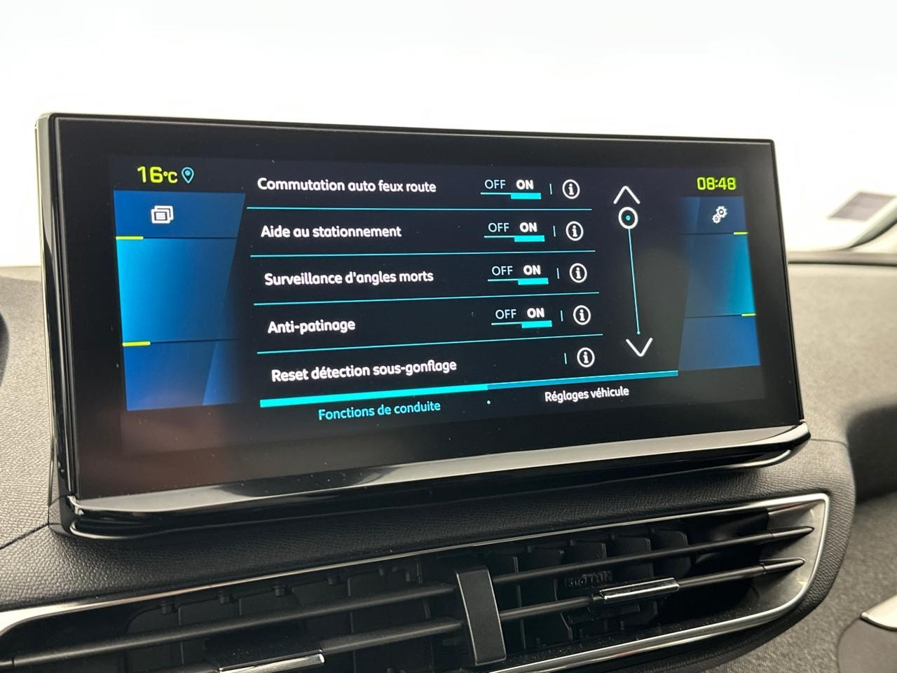 Peugeot 3008 hybrid 225 e-eat8 allure pack — photo 23