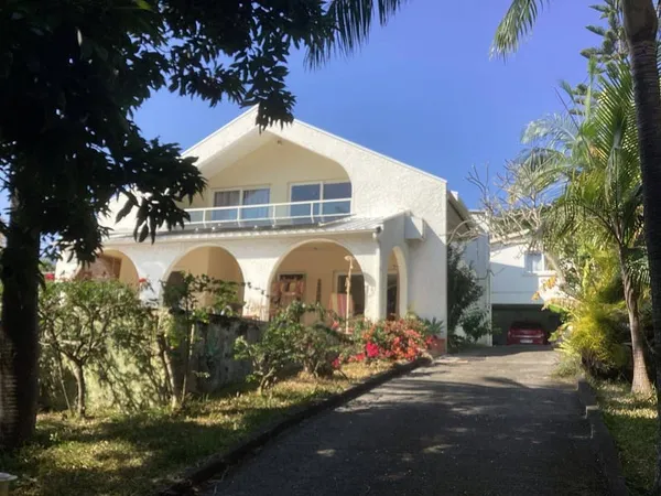 Maison 7 pièces 220 m²