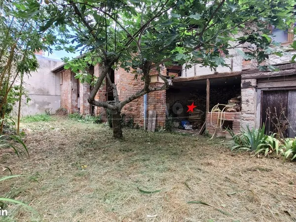 Maison 8 pièces 230 m²