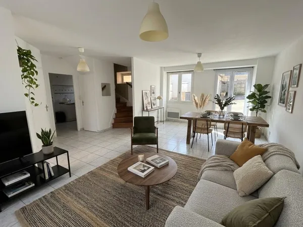 Vends maison de ville - 77 m² - 4 pièces, 3 chambres - Gévezé 35850
