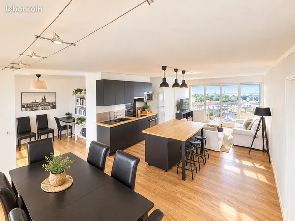 Grand T6 lumineux avec balcon et parking - Centre Ville