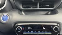Toyota Yaris 116h Design 5p MY22 — photo 19