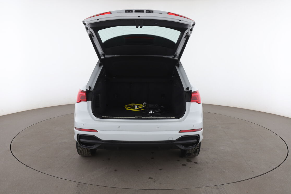 Audi Q3 45 TFSIe S Line S Tronic — photo 15