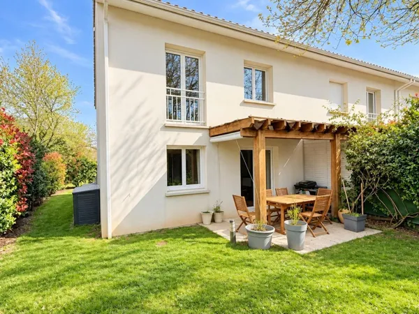 Maison 3 chambres avec jardin et garage - Saint-André-de-Cubzac
