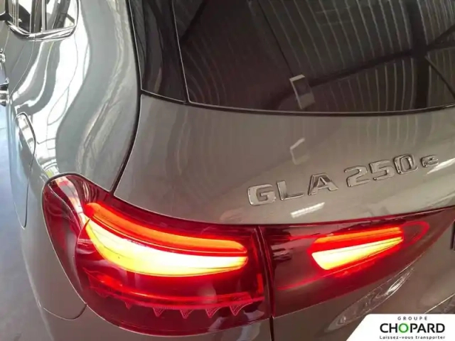 Mercedes Gla 250 e hybrid eq 8g-dct — photo 28