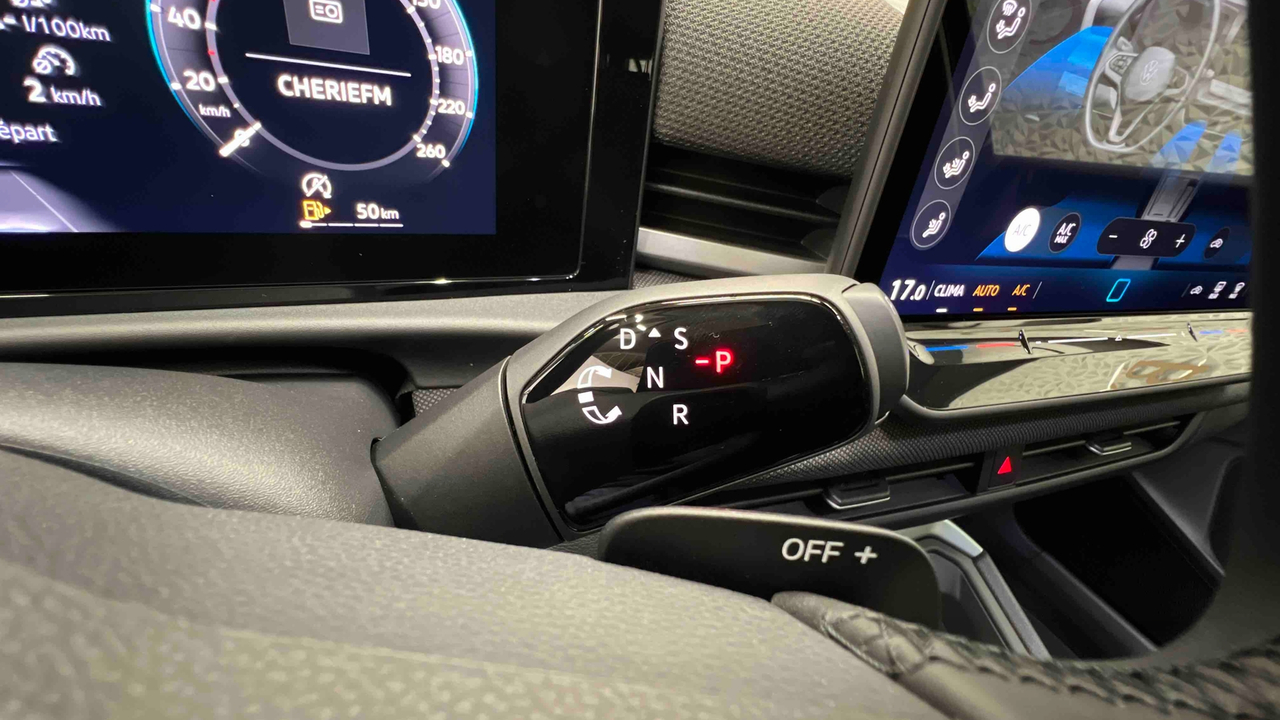 Volkswagen T-Roc 1.5 eTSI Hybrid 116 ch DSG7 — photo 22