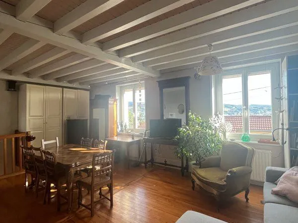 Maison avec jardin de 99 m2 idéalement situé dans le quartier recherché Villeboeuf le haut à Saint-E