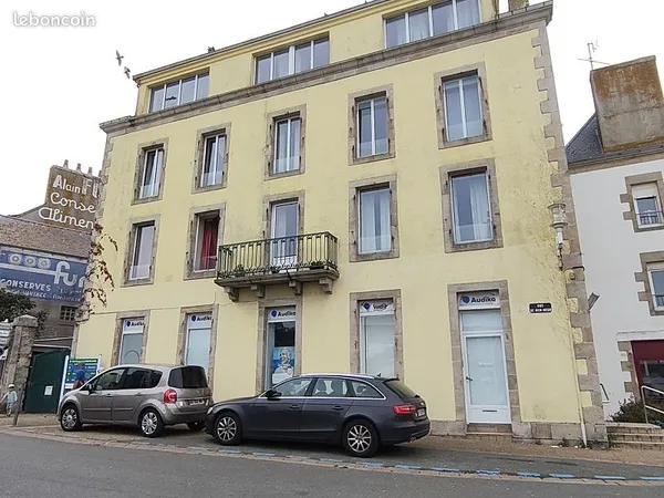 Local parapharmacie 119 m²