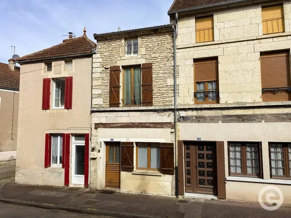 Maison 3 pièces de 80 m2 à L'isle-sur-Serein