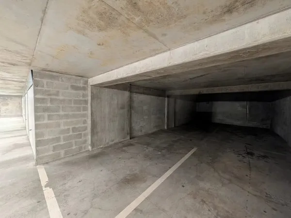 PARKING DOUBLE EN CENTRE VILLE