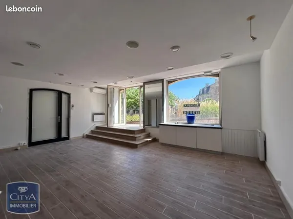 Bureau 70 m²