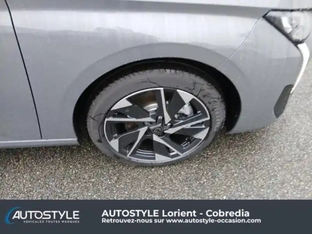 Peugeot 308 1.5 bluehdi 130ch s&amp;s allure eat8 — photo 9
