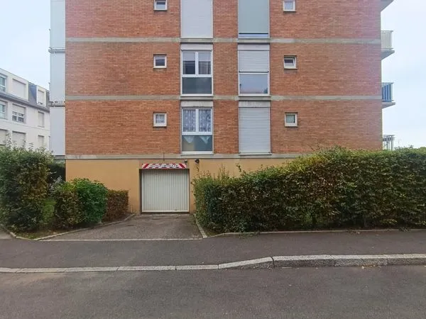 Parking/box Mulhouse