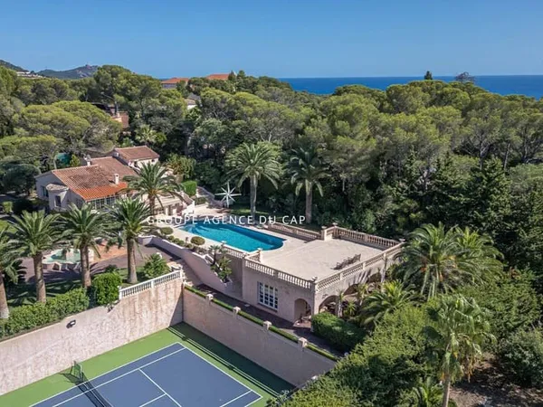Villa 8 pièces 300 m²