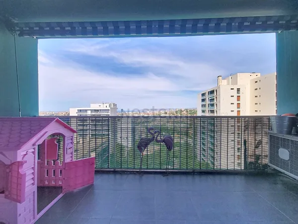 Appartement T4 4 pièces 81,2 m² Marseille 13013 avec 3 chambres, double extérieur, deux terrasses, c
