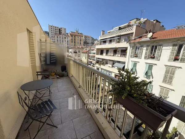 Vente studio 28 ,10 m2 + terrasse Nice Gambetta / Parc Impér