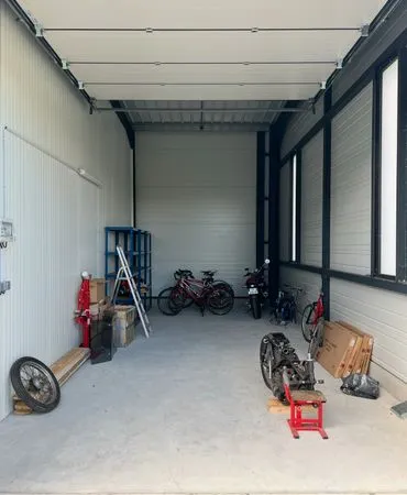 Box de stockage 33 m2