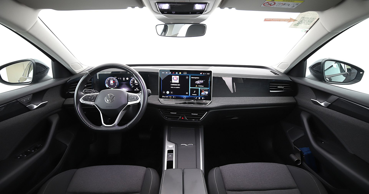 Volkswagen Passat — photo 16