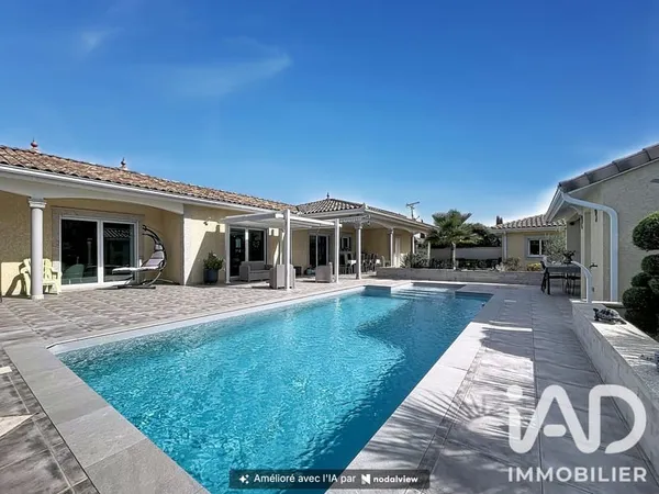 Maison 6 pièces 245 m²