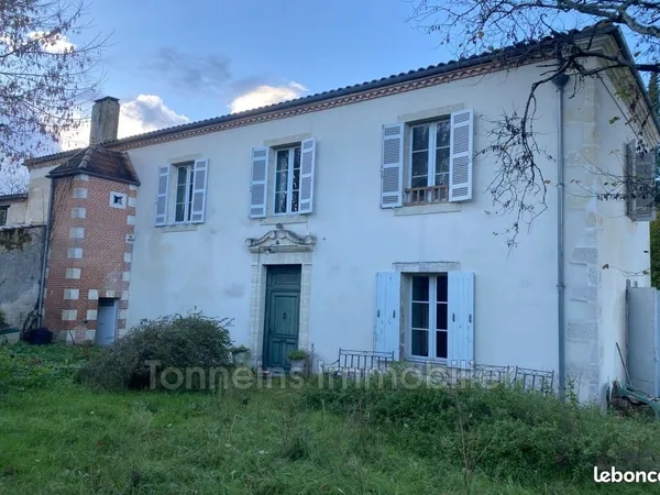 Maison 6 pièces 236 m²