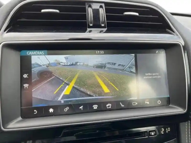 Jaguar F-Pace 2.0d 180ch prestige bva8 — photo 14