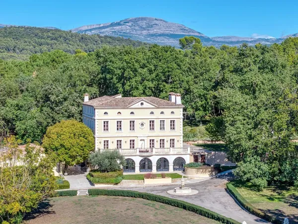 Manoir d'exception à Callian avec prestations haut de gamme