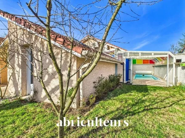 Maison avec piscine - 162 m² - 6 pièces - Rillieux-la-Pape