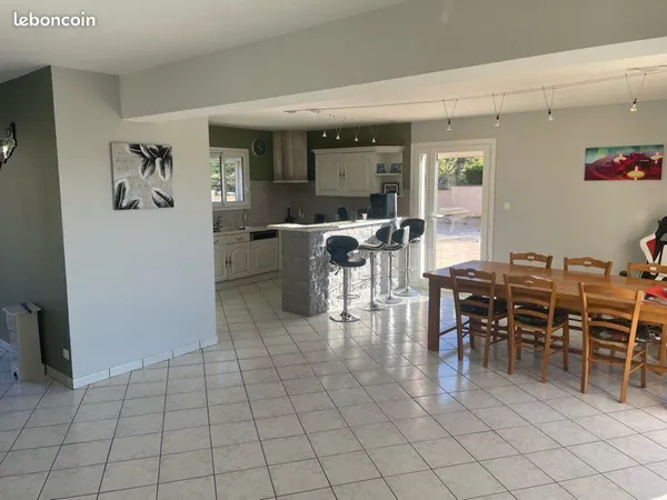 Maison, six pièces 160 m² quatre chambres