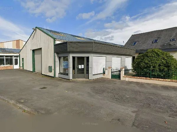 INVESTISSEUR - Maison + locaux professionnels