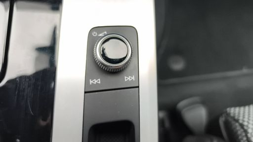 Audi Q5 2.0 TDI 204 Quattro Mild Hybrid S-Tronic 7 - S Line – 2022 – 34939 km – Hybride diesel – Boîte Automatique — photo 12