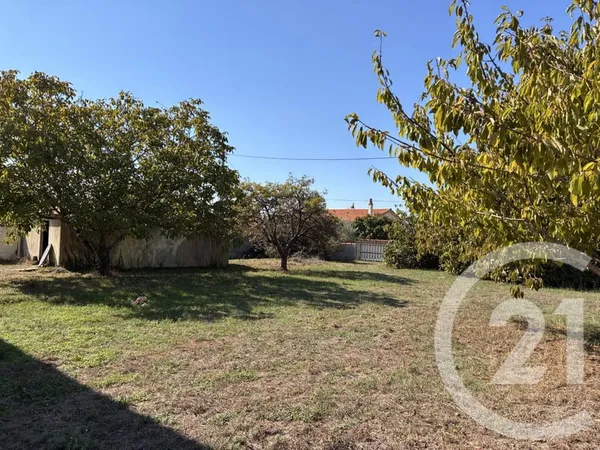Terrain 668 m²