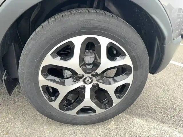 Renault Captur tce 150 fap edc — photo 15
