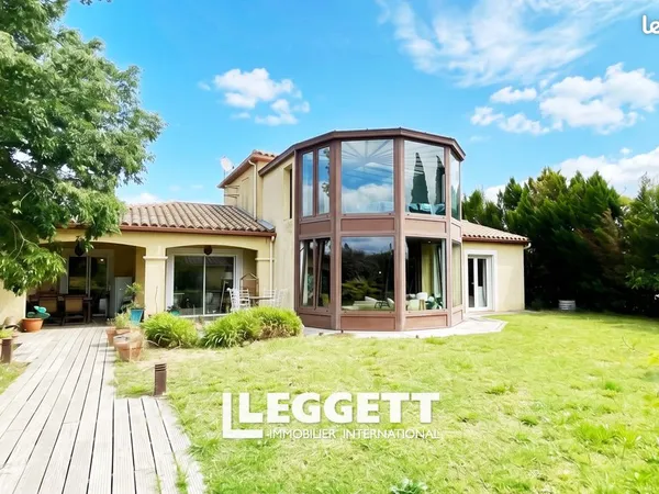 Maison 8 pièces 223 m²