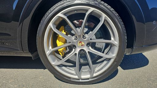 Porsche Cayenne 4.0 V8 e-Hybrid 680 BVA8 - Turbo S Pack Gt – 2023 – 31069 km – Hybride rechargeable – Boîte Automatique — photo 3