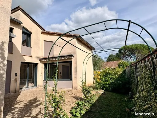 Maison 6 pièces 151 m²
