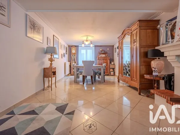 Maison 8 pièces 228 m²