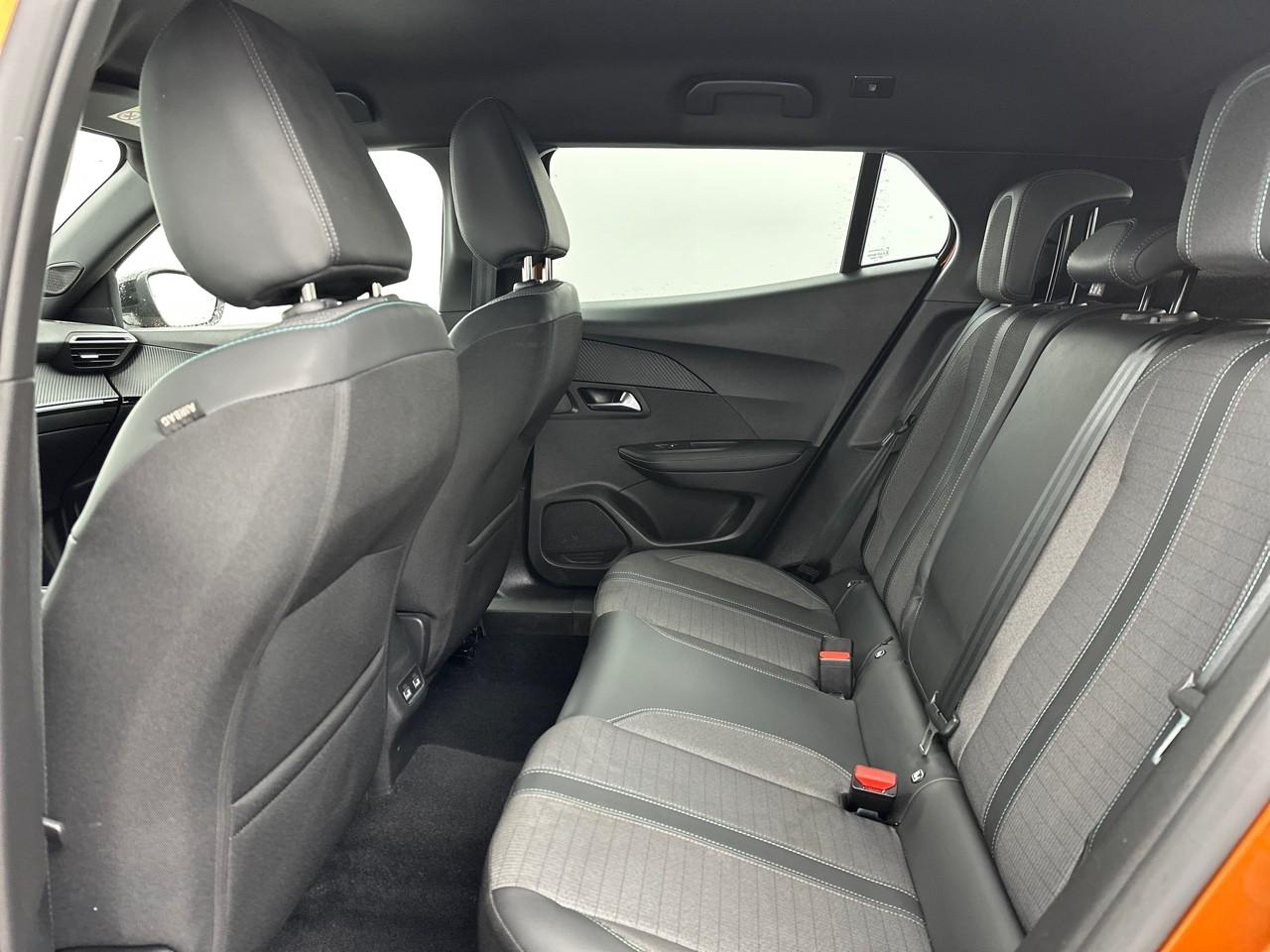 Peugeot 2008 puretech 130 s&s bvm6 allure — photo 12