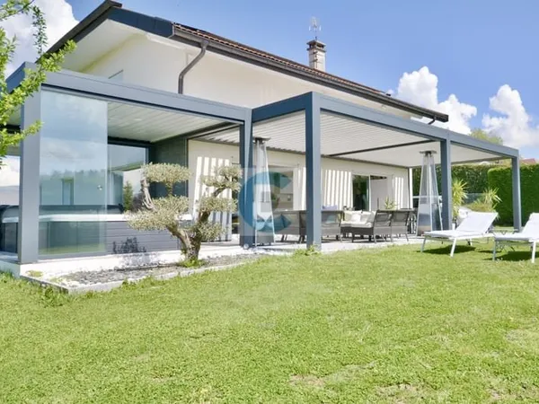 Maison d'architecte aux portes d'Annecy Spa, pergola, garage double