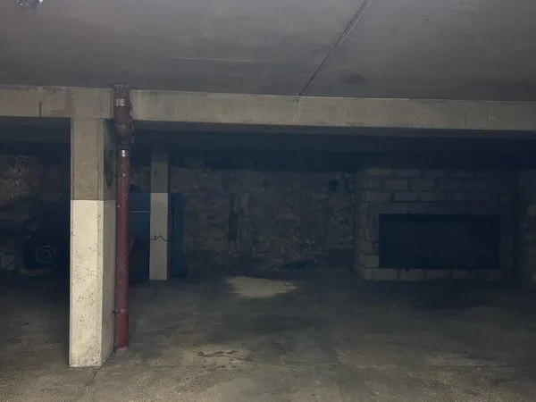 Place de Parking à louer Paris 18eme