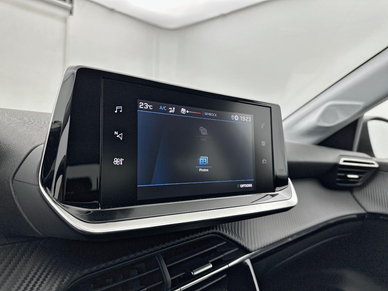 Peugeot 208 puretech 100 s&s bvm6 style — photo 24