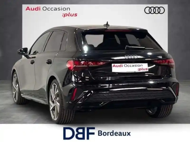 Audi A3 tfsi mild hybrid 150 s tronic 7 s line — photo 3