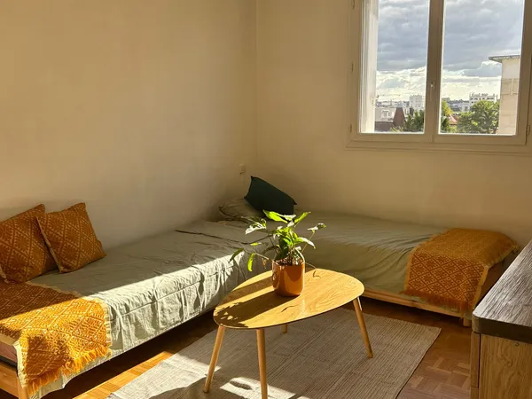 Chambre de 12 m² appartement convivial Saint MAUR Des Fosses- Sous location