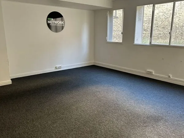 Bureau 58 m²