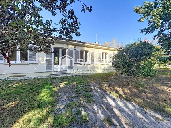 Rare ensemble immobilier avec terrains constructibles