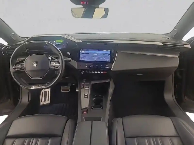Peugeot 408 phev 225 e-eat8 — photo 8