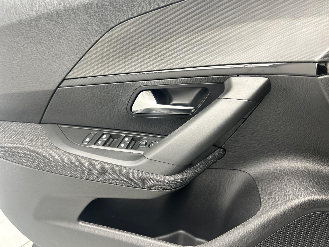 Peugeot 2008 100 s&s bvm6 business — photo 31